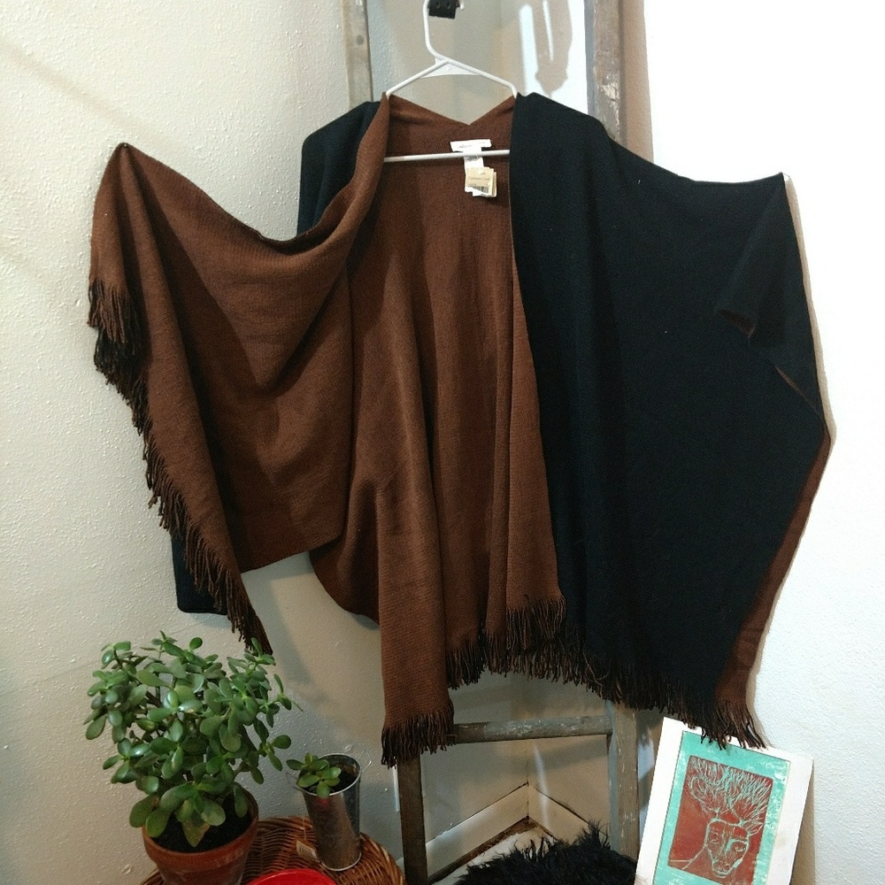 Gorgeous soft wrap by Cold Water Creek!NWT